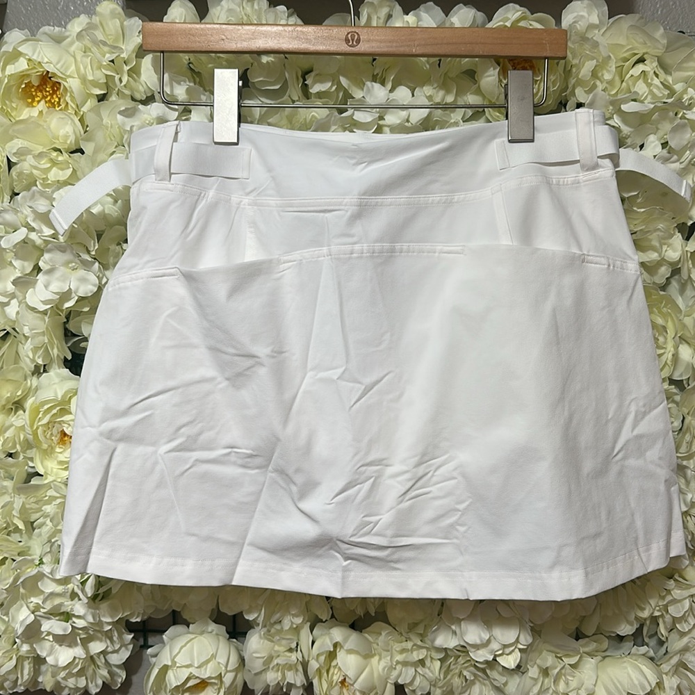 NWT Lululemon Wrap-Front Mid-Rise Golf Skirt
White SIZE 10 $98 sold out - Picture 10 of 11